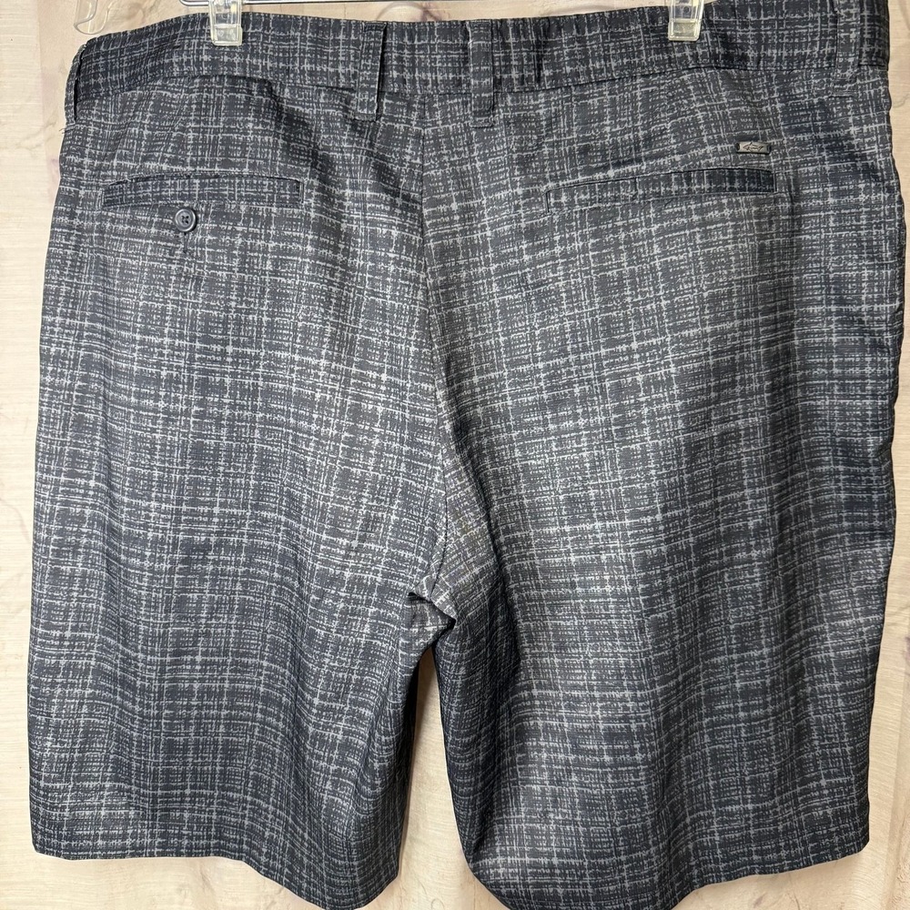 Greg Norman shark black/white short Sz 40 golf classic dress short NWT - Picture 4 of 9